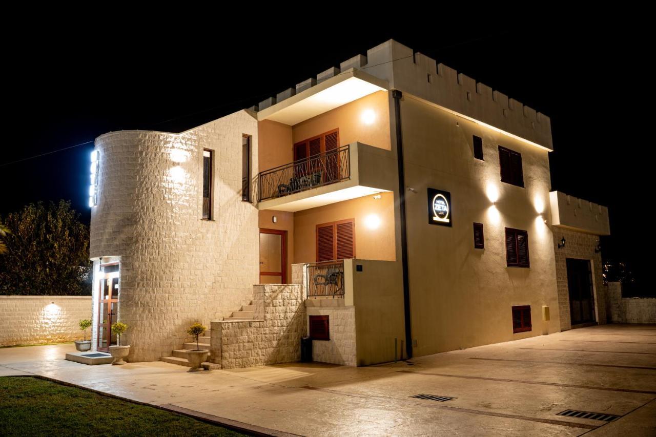 Motel Zeta Lux Mitrovici  Exterior photo