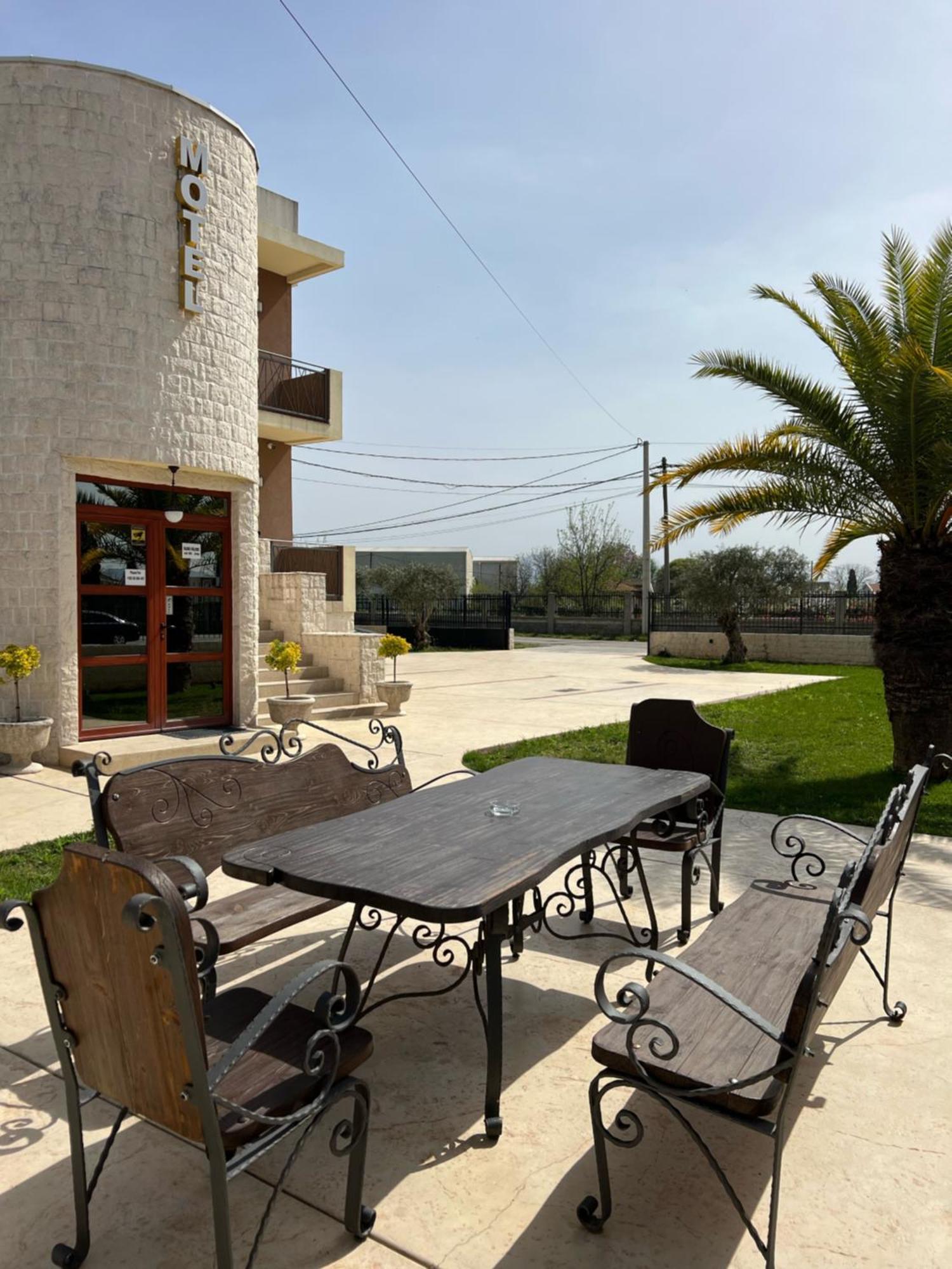 Motel Zeta Lux Mitrovici  Exterior photo