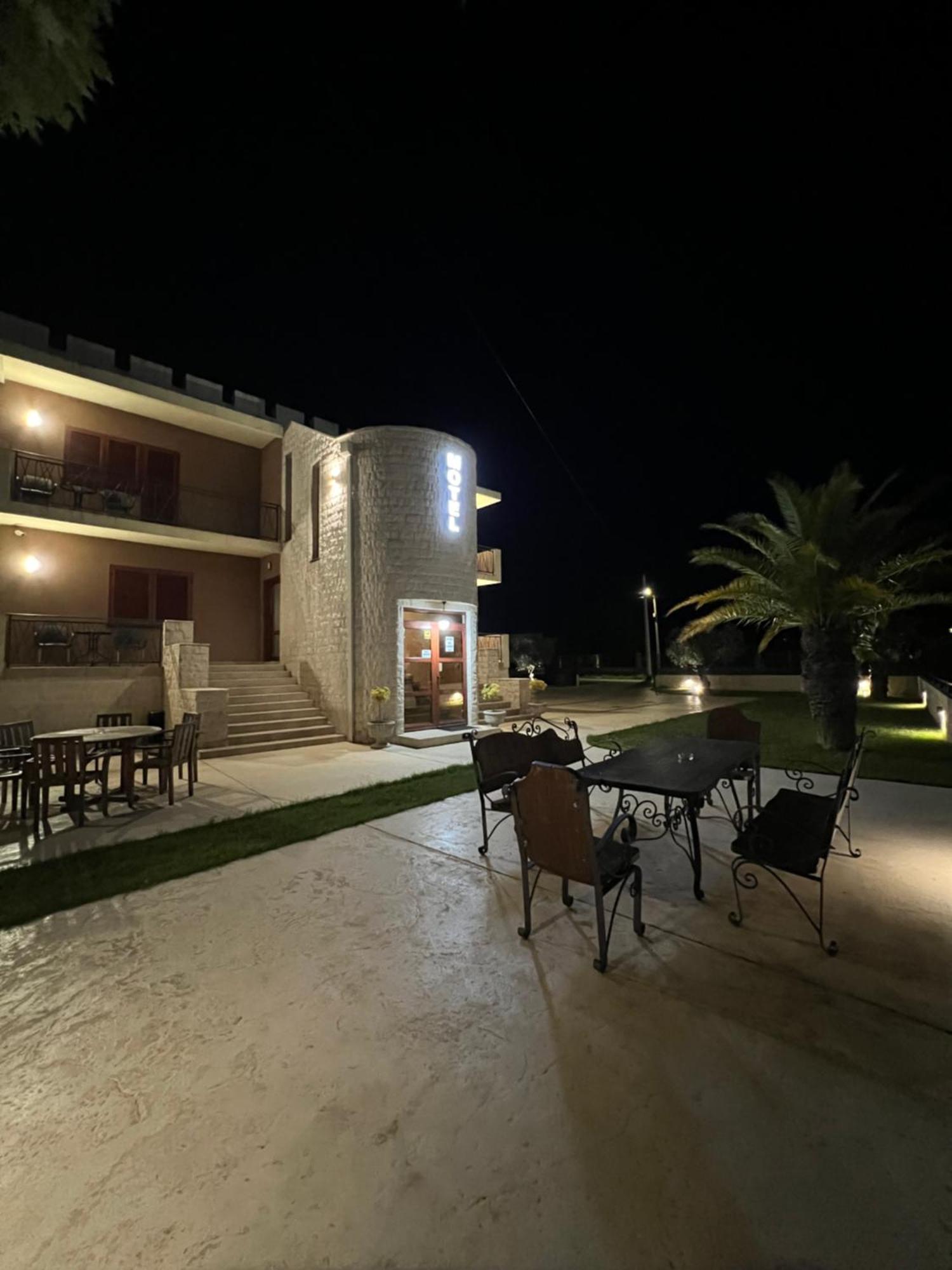 Motel Zeta Lux Mitrovici  Exterior photo